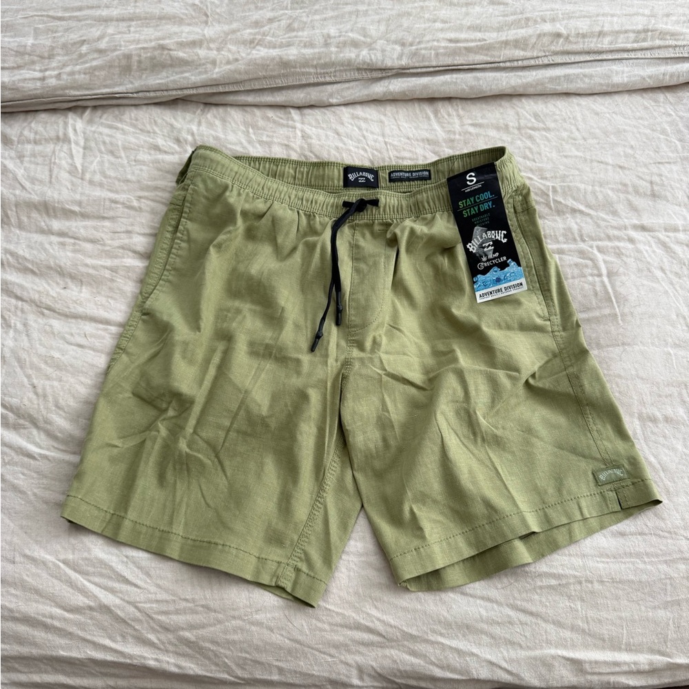 New Billabong Sage Green Adventure Hybrid Shorts / Swim Size Small NWT